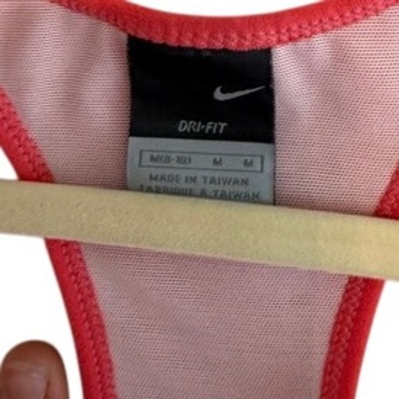 Nike Dri-FIT Red Racerback Tank‎ Top Athletic Training Activewear - Picture 2 of 3